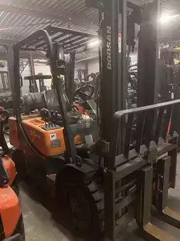 Empilhador a gás 2019  Doosan G30GP (2)