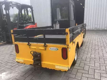 Chariots tracteurs  Bradshaw FB1000 (4)