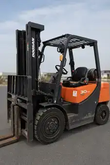 Chariots élévateurs GPL 2019  Doosan G30GP (1)