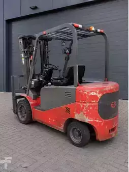 Elektro čtyřkolový VZV 2007  EP Equipment CPD35J (2)