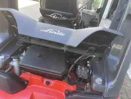 Elektrisk- 4 hjul 2021  Linde E30-01 (5)