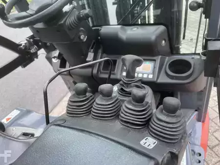 Eléctrica de 4 ruedas 2017  Toyota 8FBM16T (3)
