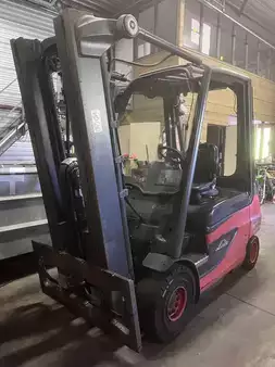 Elektrisk- 4 hjul 2021  Linde E30-01 (1)