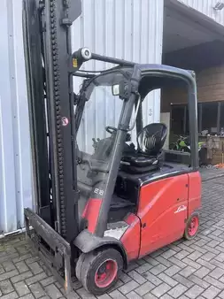 El truck - 4 hjulet 2007  Linde E16PH-01 (1)