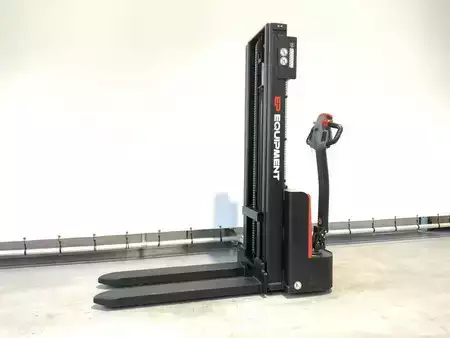 Stoccatori 2025  EP Equipment EST 122 stapelaar met een hefhoogte van 2,70 meter (1)