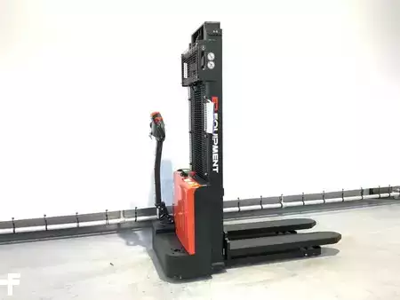 Stoccatori 2025  EP Equipment EST 122 stapelaar met een hefhoogte van 2,70 meter (3)