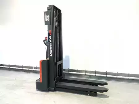 Stoccatori 2025  EP Equipment EST 122 stapelaar met een hefhoogte van 2,70 meter (4)