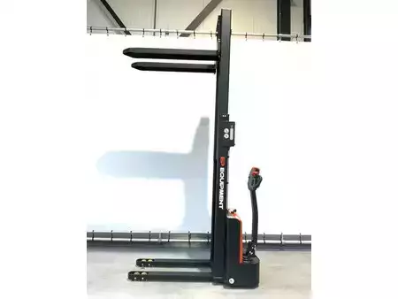 Stoccatori 2025  EP Equipment EST 122 stapelaar met een hefhoogte van 2,70 meter (5)