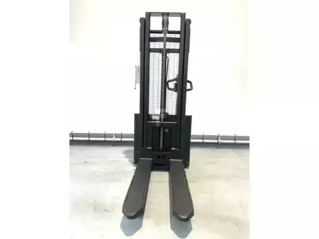 Stoccatori 2025  EP Equipment EST 122 stapelaar met een hefhoogte van 2,70 meter (7)