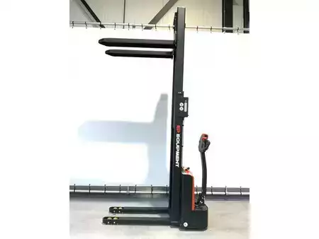 Stoccatori 2025  EP Equipment EST 122 stapelaar met een hefhoogte van 2,70 meter (8)