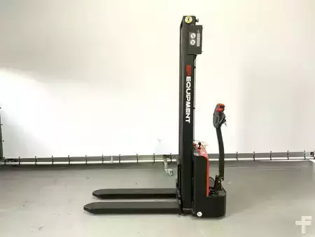 Stoccatori 2025  EP Equipment EST 122 met een hefhoogte van 3,0 meter (2)