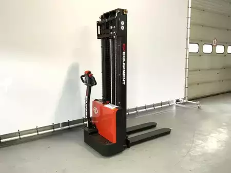 Stoccatori 2025  EP Equipment EST 122 met een hefhoogte van 3,0 meter (4)