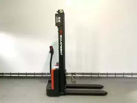 Stoccatori 2025  EP Equipment EST 122 met een hefhoogte van 3,0 meter (5)