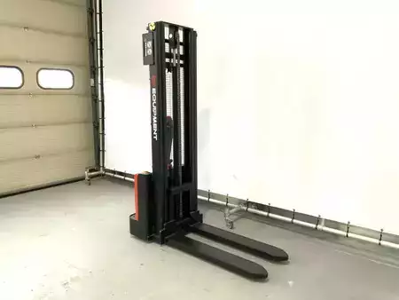 Stoccatori 2025  EP Equipment EST 122 met een hefhoogte van 3,0 meter (6)