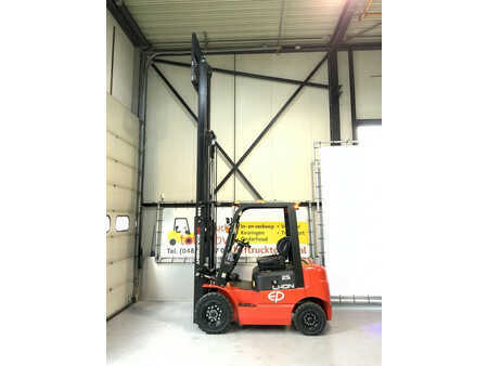 Elektro čtyřkolový VZV 2025 EP Equipment EFL252 Li-Ion hefhoogte 4,80 meter (4)