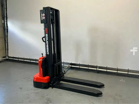 Pallet Stackers 2025  EP Equipment EST 124 hefhoogte 2,70 meter (9)