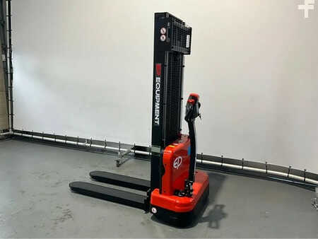 Pallet Stackers 2025  EP Equipment EST 124 hefhoogte 3,0 meter (3)