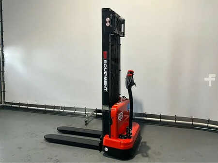 Pallet Stackers 2025  EP Equipment EST 124 hefhoogte 3,30 meter (3)