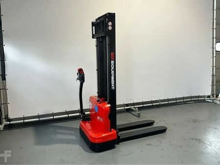 Pallet Stackers 2025  EP Equipment EST 124 hefhoogte 3,30 meter (7)