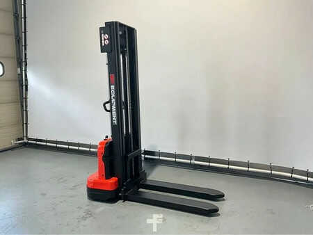 Pallet Stackers 2025  EP Equipment EST 124 hefhoogte 3,30 meter (9)