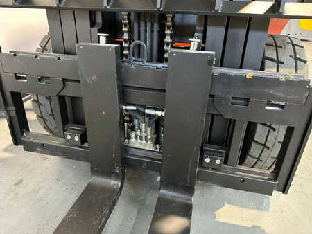 Carrelli elettrici 4 ruote 2025  EP Equipment EFL252X EFL252X Hefhoogte 4,80 meter (18)