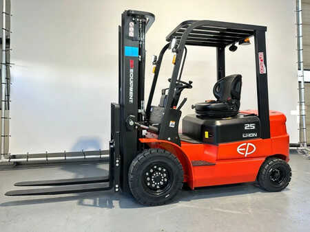 Elektro čtyřkolový VZV 2025 EP Equipment EFL252X EFL252X Hefhoogte 4,80 meter (2)