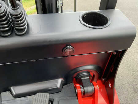 Carrelli elettrici 4 ruote 2025  EP Equipment EFL 252 XS (13)