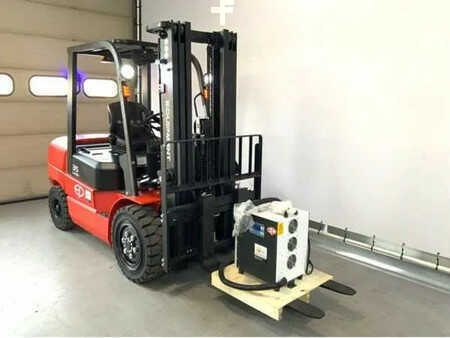 Carrelli elettrici 4 ruote 2025  EP Equipment EFL 352 (3500KG) (12)