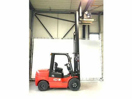 Carrelli elettrici 4 ruote 2025  EP Equipment EFL 352 (3500KG) (13)