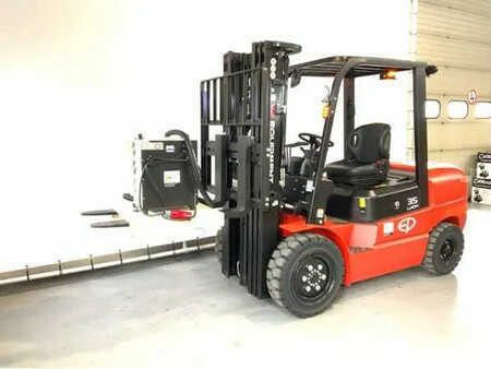 Carrelli elettrici 4 ruote 2025  EP Equipment EFL 352 (3500KG) (14)