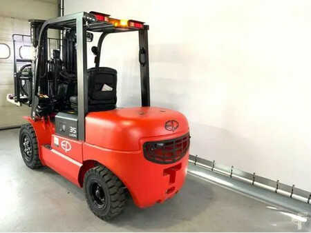 Carrelli elettrici 4 ruote 2025  EP Equipment EFL 352 (3500KG) (15)