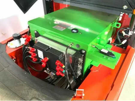 Carrelli elettrici 4 ruote 2025  EP Equipment EFL 352 (3500KG) (21)