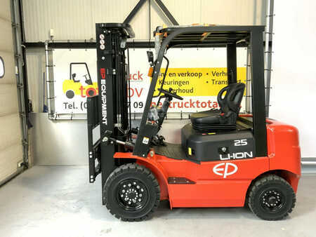 El Truck - 4-hjul 2023  EP Equipment EFL252 Li-Ion met een hefhoogte van 4,8 meter (1) 