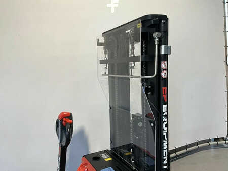 Pallet Stackers 2025  EP Equipment WSA161 stapelaar hefhoogte 4,50 meter (10)