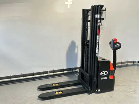 Pallet Stackers 2025  EP Equipment WSA161 stapelaar hefhoogte 4,50 meter (2)