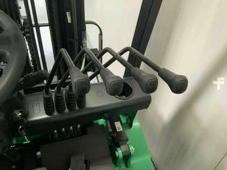 Sähkö - 4 pyör 2025  EP Equipment EFXZ-301-H Vorkheftruck (10)