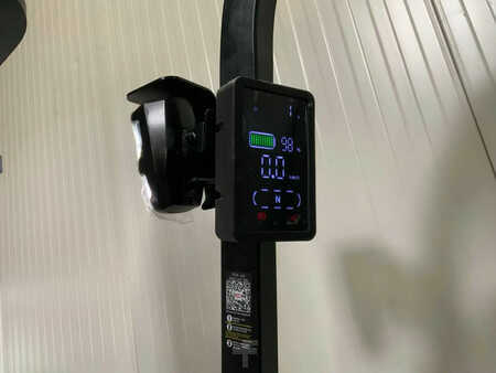 Sähkö - 4 pyör 2025  EP Equipment EFXZ-301-H Vorkheftruck (11)