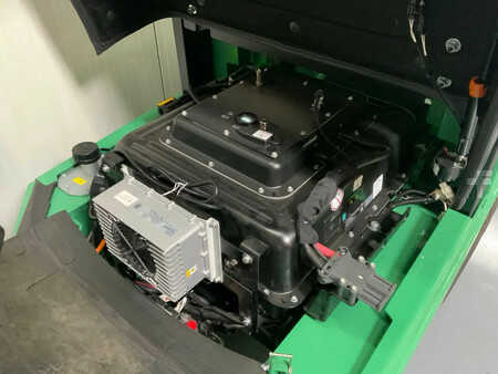 Sähkö - 4 pyör 2025  EP Equipment EFXZ-301-H Vorkheftruck (13)