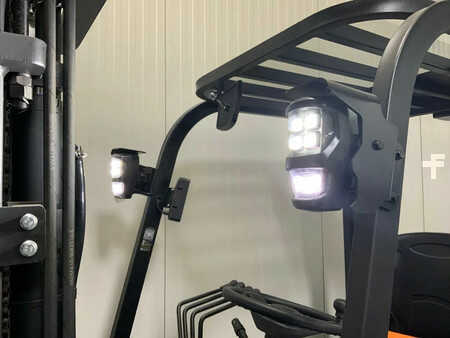 Sähkö - 4 pyör 2025  EP Equipment EFXZ-301-H Vorkheftruck (16)