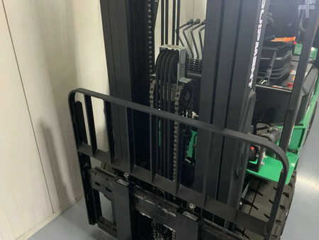 Sähkö - 4 pyör 2025  EP Equipment EFXZ-301-H Vorkheftruck (19)