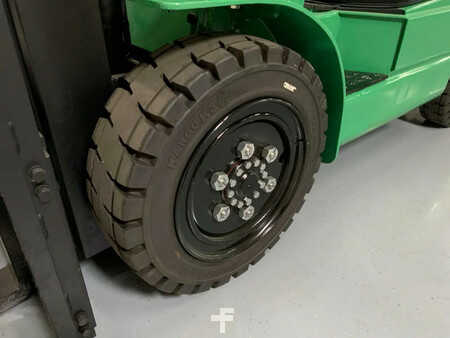 Sähkö - 4 pyör 2025  EP Equipment EFXZ-301-H Vorkheftruck (6)