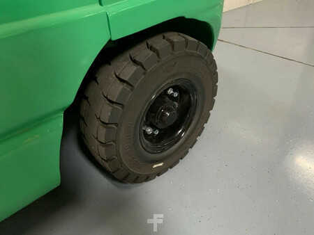 Sähkö - 4 pyör 2025  EP Equipment EFXZ-301-H Vorkheftruck (7)