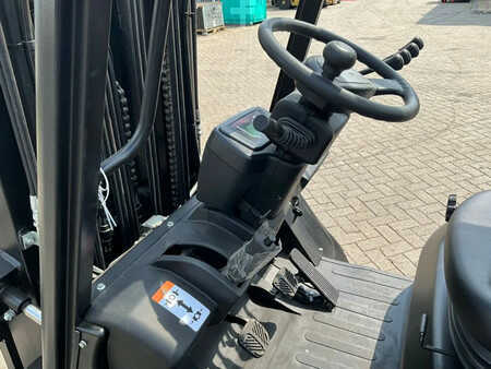 Diesel Forklifts 2025  EP Equipment CPCD30T8 hefhoogte 4,80 meter (18)