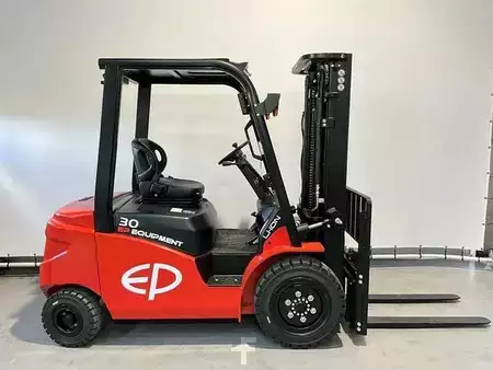 Chariots électriques à 4 roues 2026  EP Equipment EFL303-B met een hefhoogte van 4,80 meter (6)