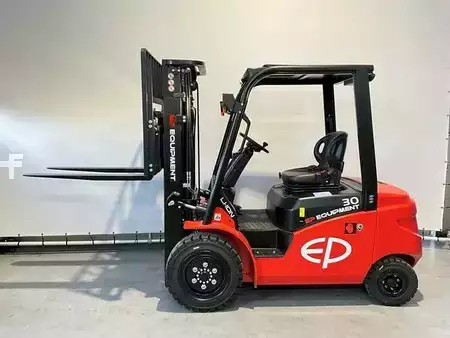 Chariots électriques à 4 roues 2026  EP Equipment EFL303-B met een hefhoogte van 4,80 meter (9)