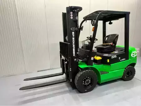 Chariots électriques à 4 roues 2026  EP Equipment Vorkheftruck EFXZ-251 - 4,8M - Triplex - Freelift - Sideshift (1)
