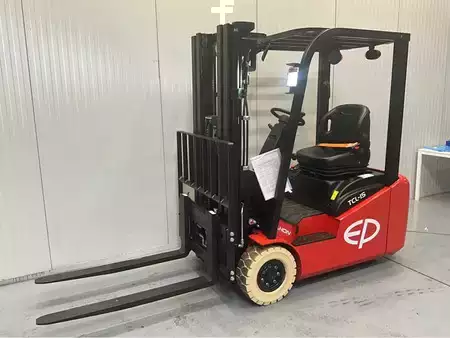 Empilhador diesel 2026  EP Equipment TCL152 - 4,3M Triplex - Freelift - Sideshift (1)