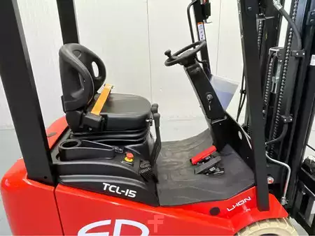 Empilhador diesel 2026  EP Equipment TCL152 - 4,3M Triplex - Freelift - Sideshift (10)