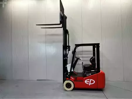 Empilhador diesel 2026  EP Equipment TCL152 - 4,3M Triplex - Freelift - Sideshift (17)