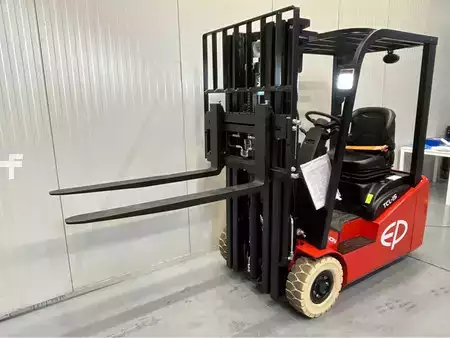 Empilhador diesel 2026  EP Equipment TCL152 - 4,3M Triplex - Freelift - Sideshift (5)